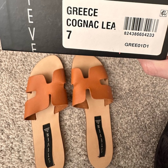 Steve Madden Women's Tan Slide Sandals - Picture 2 of 4